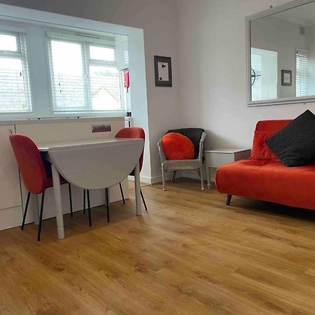 Flat In The Heart Of Leigh On Sea Less Than 2 Miles From The Beach Southend-on-Sea Exterior foto